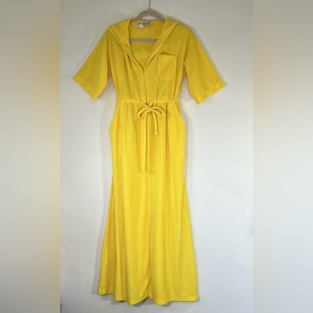 Lisanne Distinctive Vintage Rare One Piece Hooded Petite Yellow Maxi Loungewear